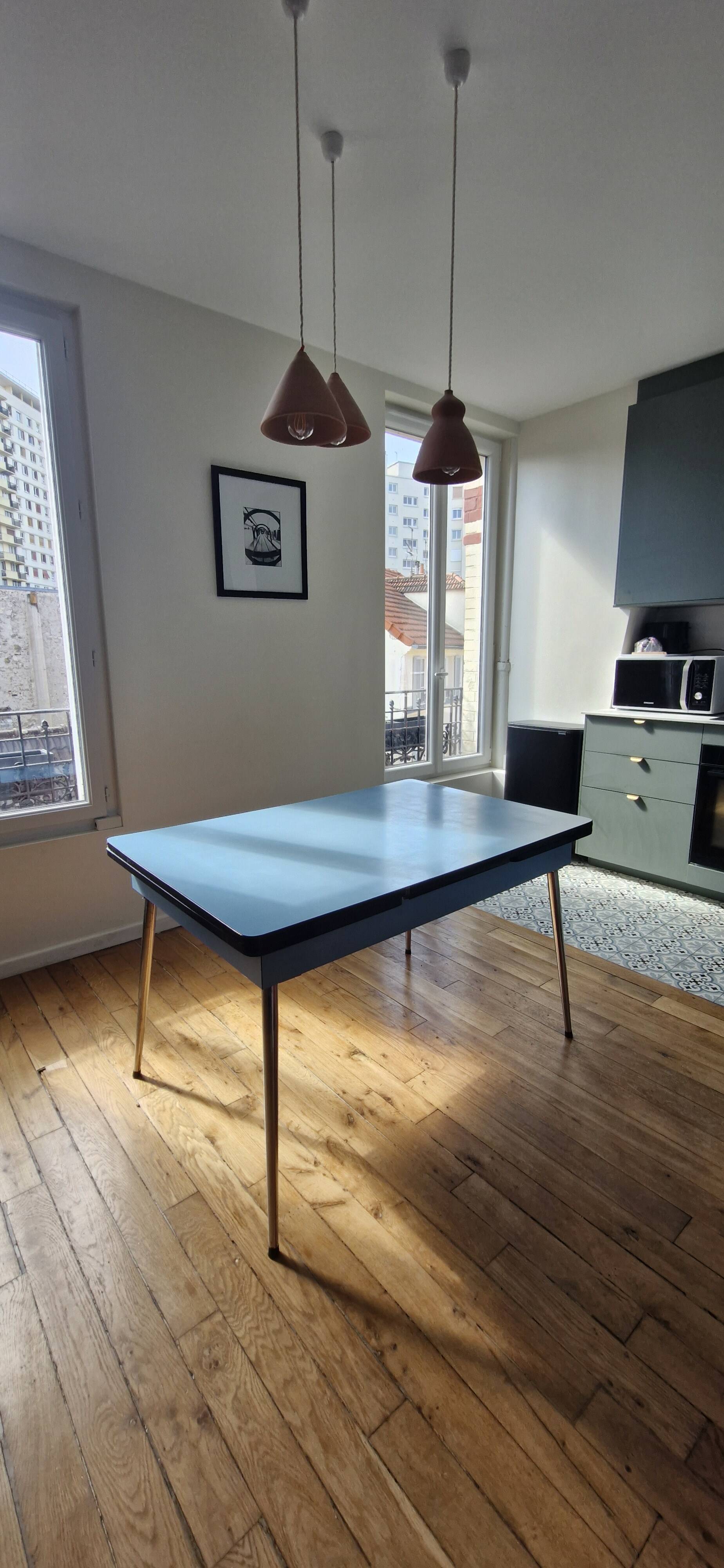 Extensible dining table, formica, 1970s
