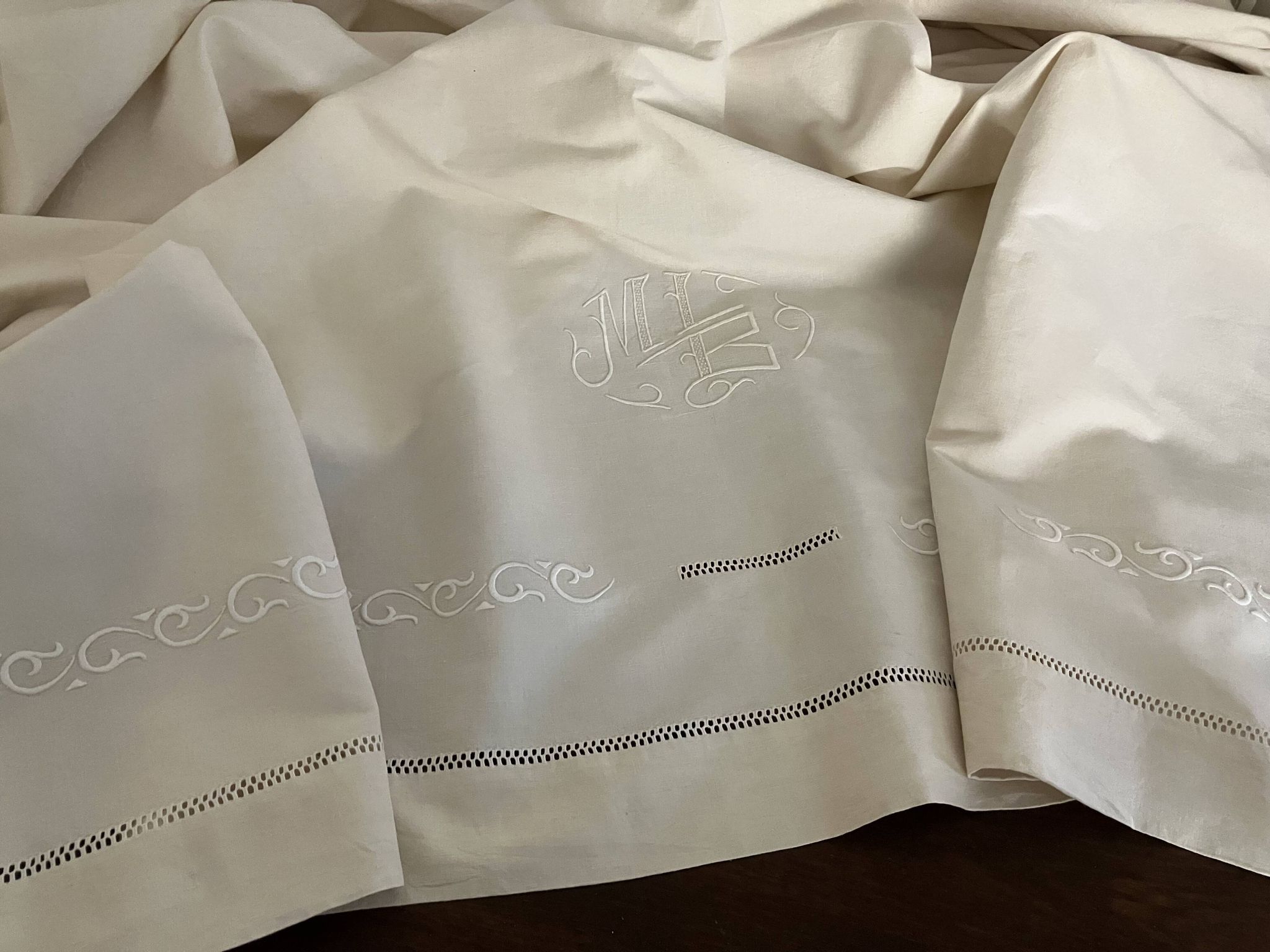 Drap métis avec monogramme MLB - Modèle 1