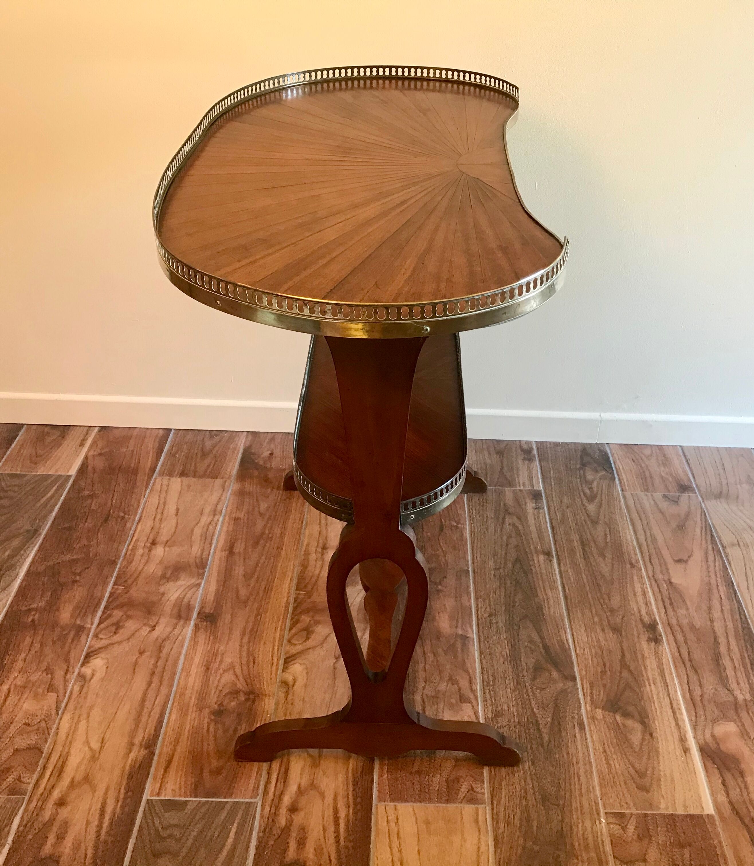 Desserte table d’appoint style Louis XVI