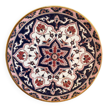 Enamelled plate