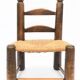Chaise basse paillée, dite chaise de cheminée style brutaliste