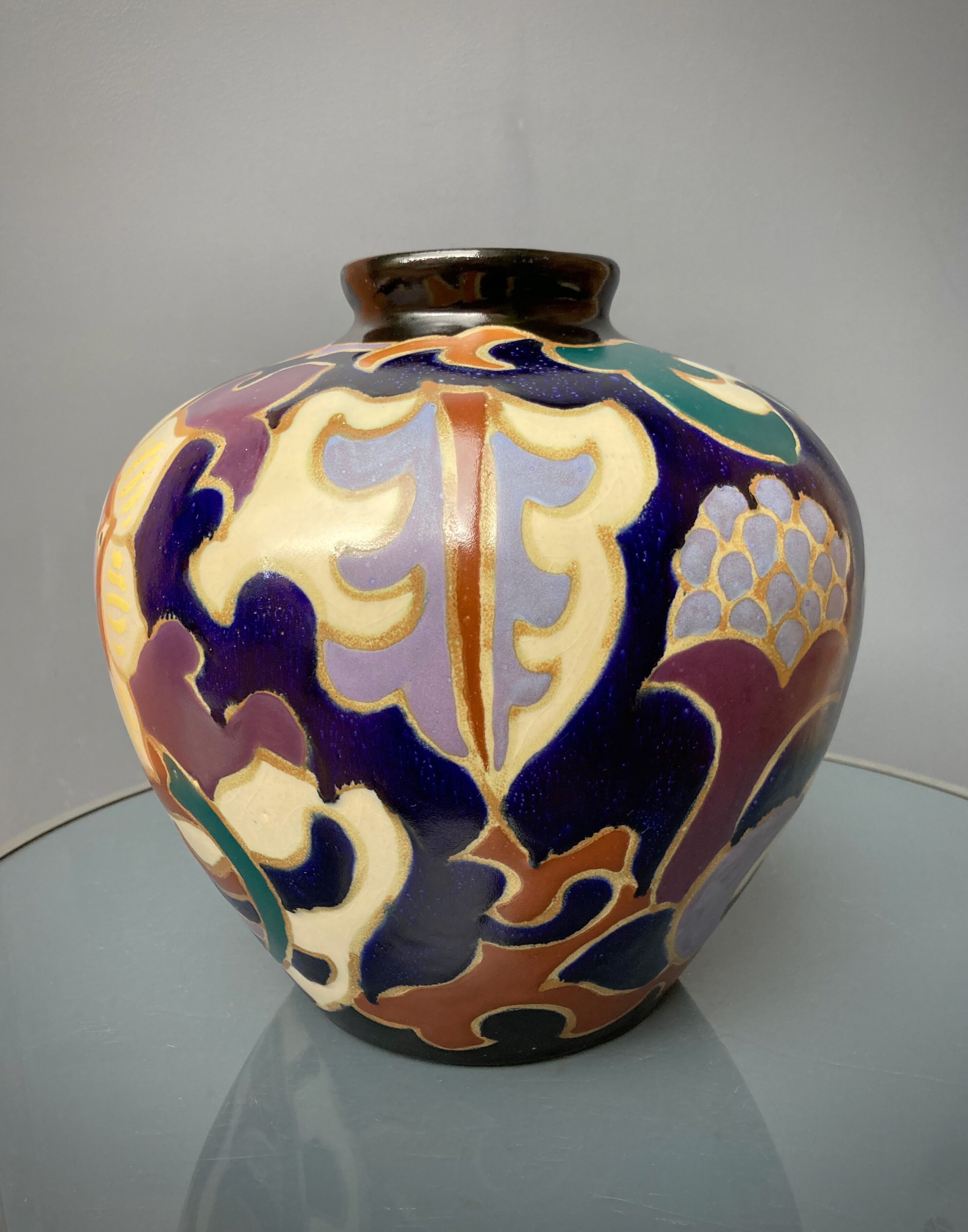 Aca vase by Lena Tonoda
