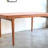 Table par Johannes Andersen à rallonges « papillon »