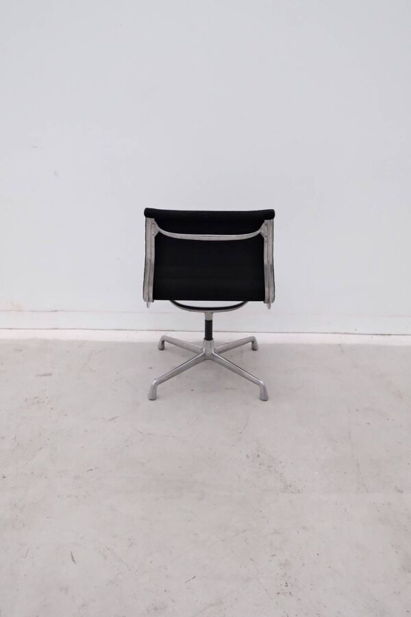 Chaises « EA 101 » de Charles & Ray EAMES pour HERMAN MILLER, 1970