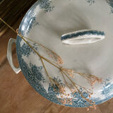 Old tureen or vegetable in Iron Earth Prima de Saint Amand