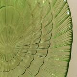 Oval glass shell-shaped dish