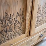 Armoire parisienne décor floral peint à la main