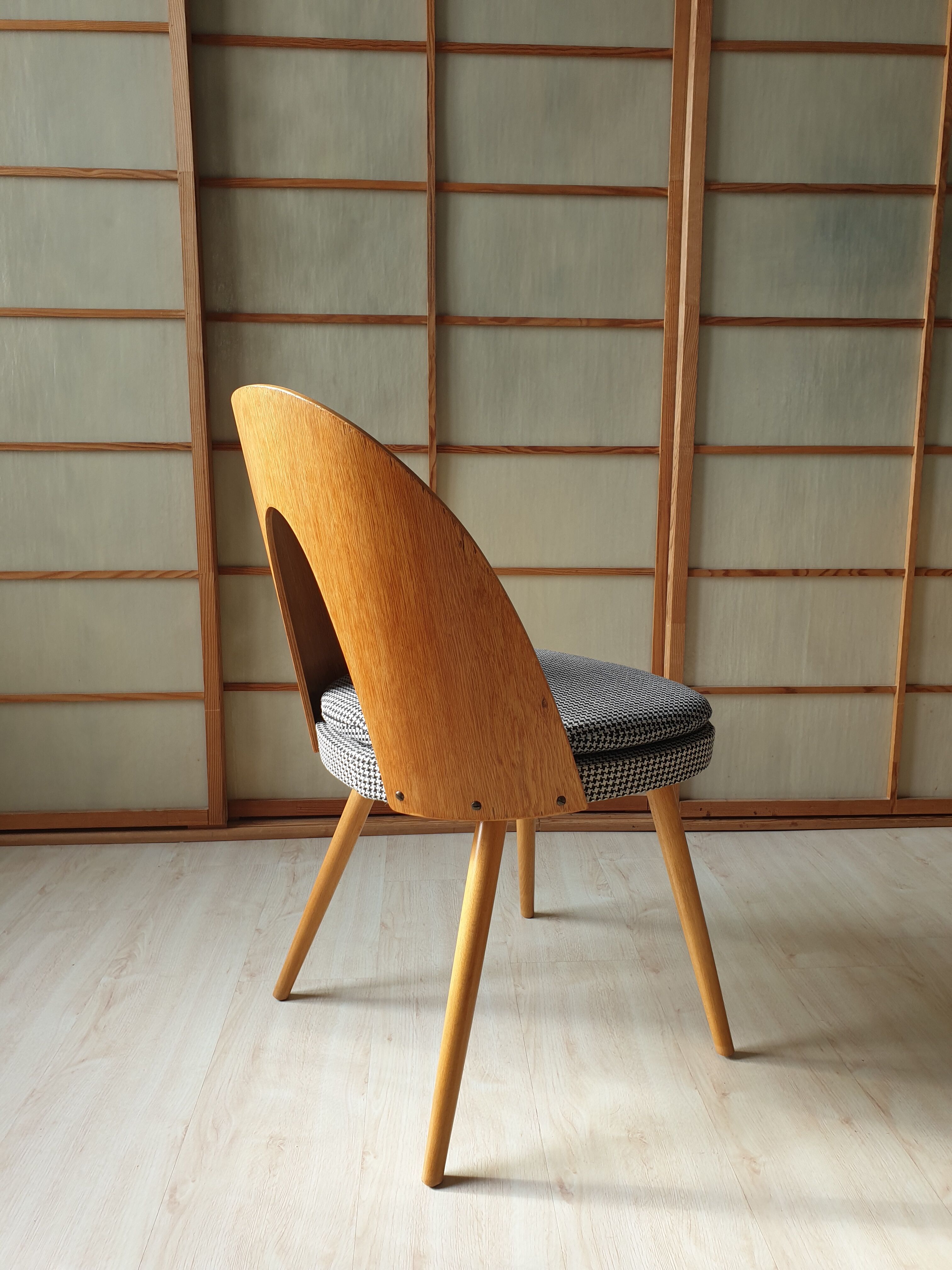 Antonin Suman chairs 60