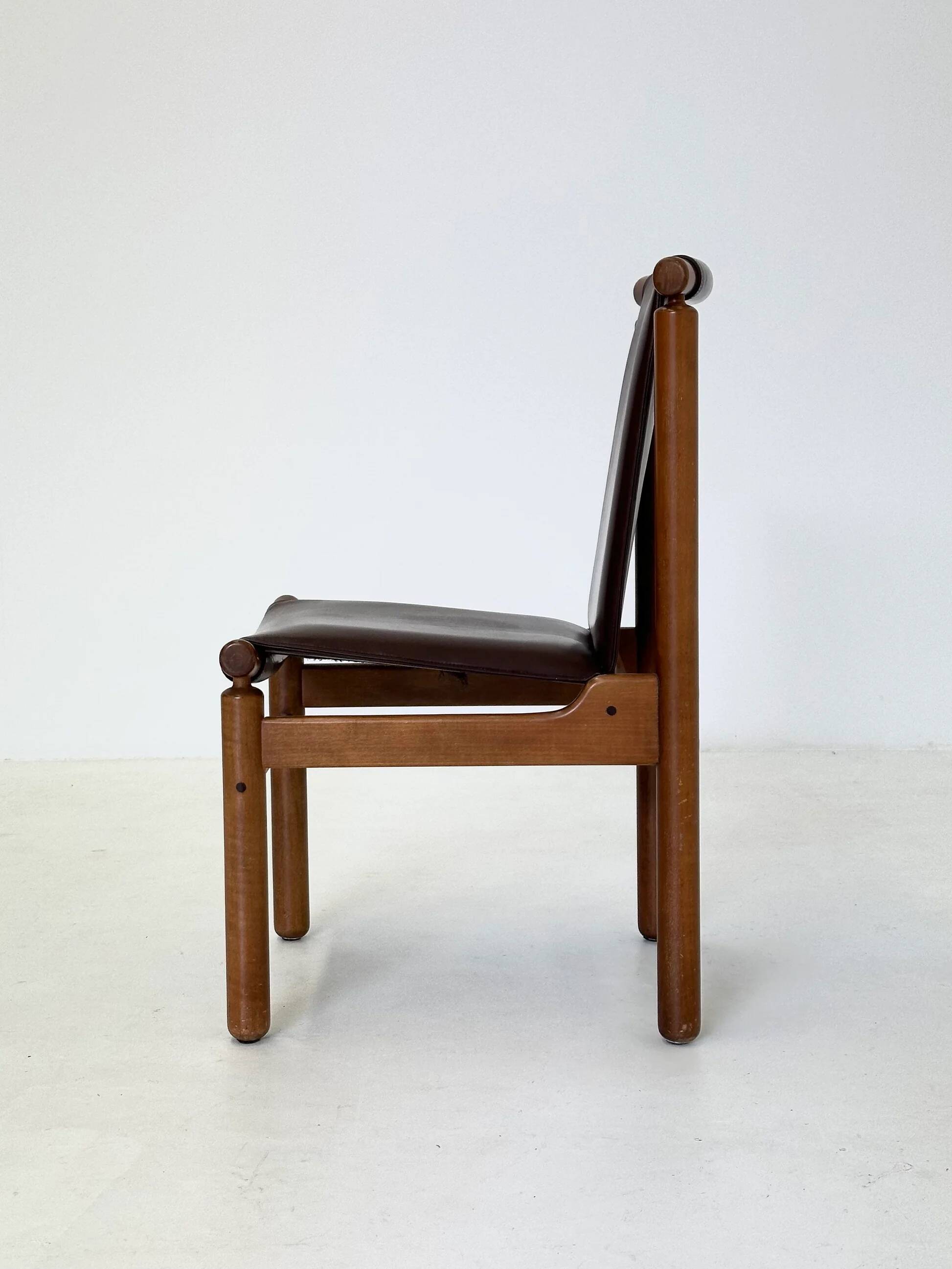 Set of Tapiovaara dining chairs by La Permanente Cantù