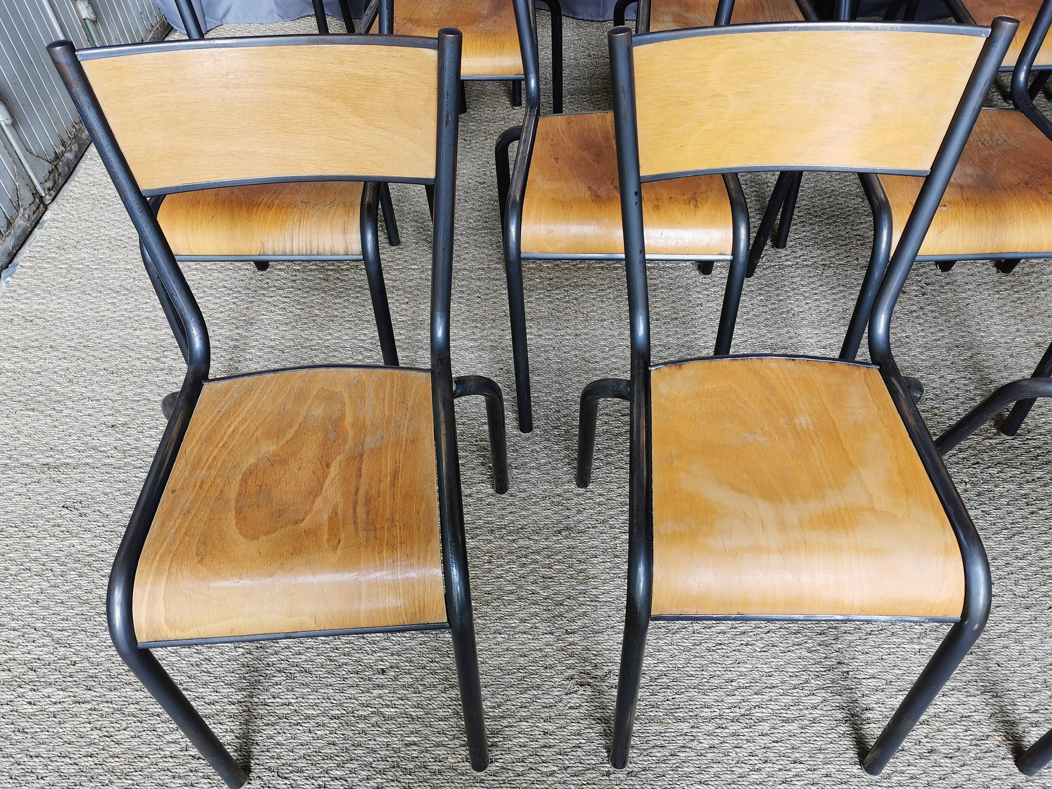 Lot of 18 vintage chairs "mullca"