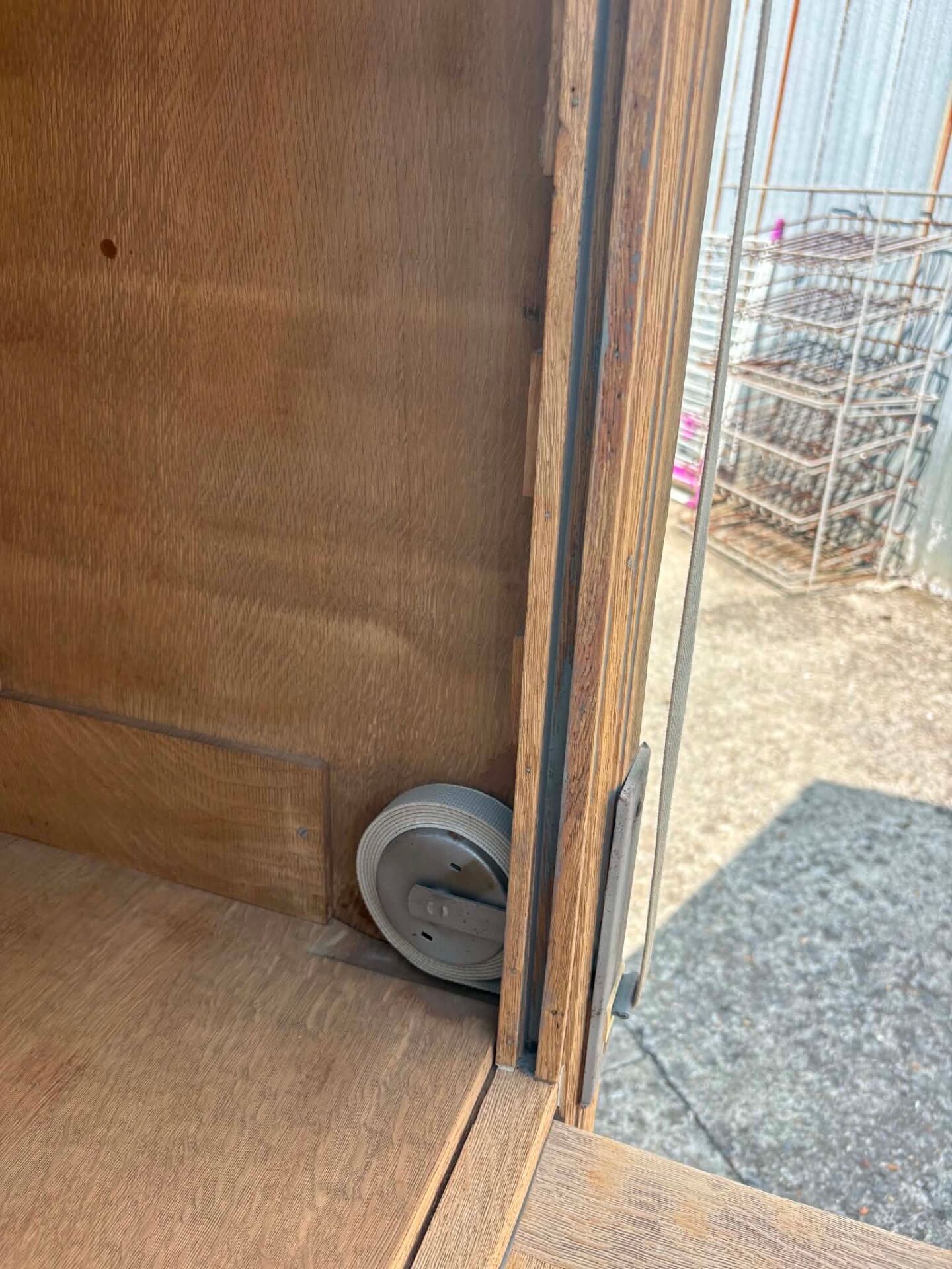 Shuttered oak furniture – Vintage & authentic