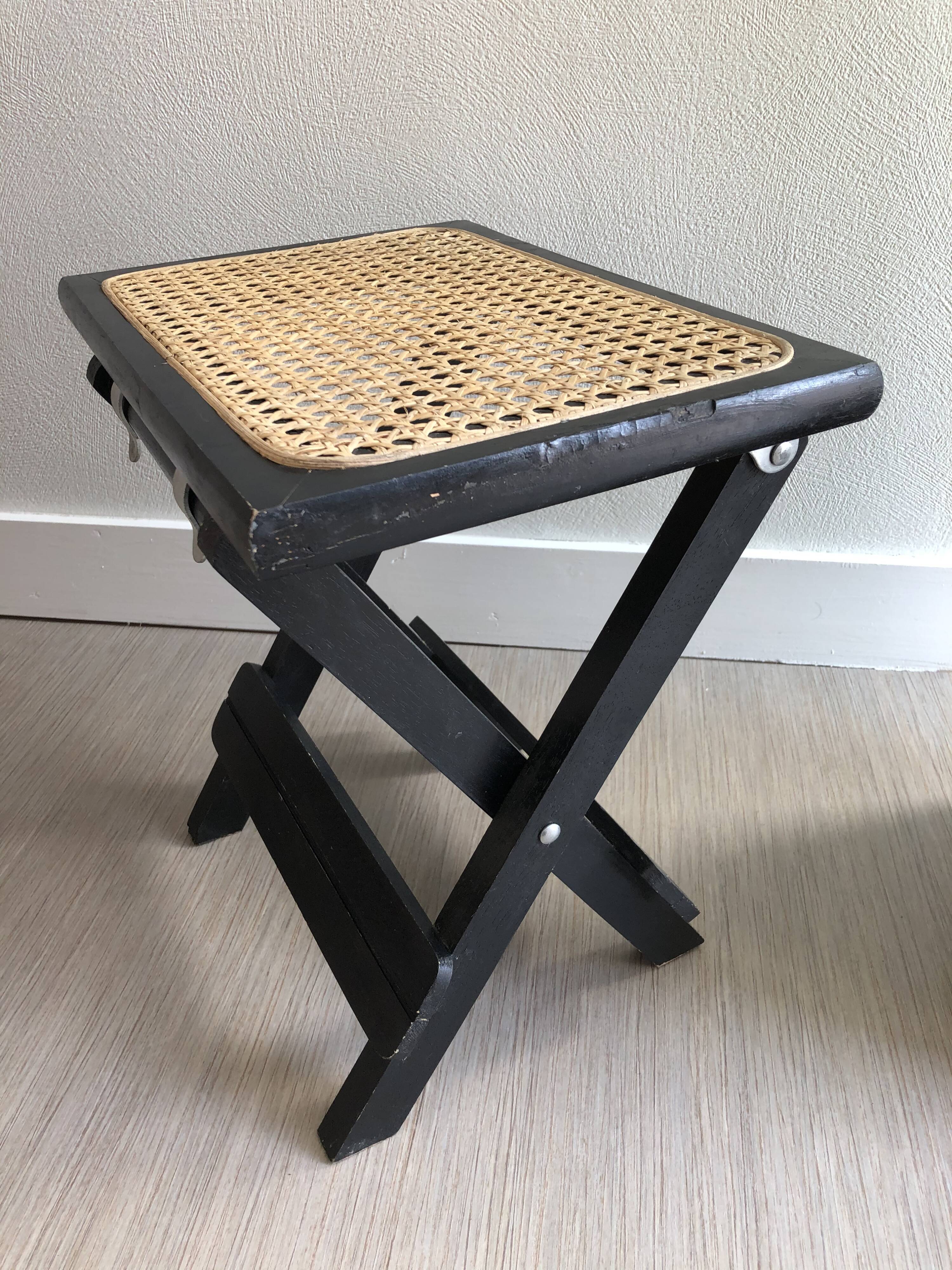 Tabouret pliant canné