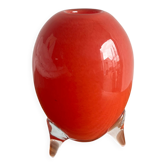 Vase en verre soufflé à la main Murano Red Sommerso avec pieds tripodes transparents — Milieu du XXe siècle, années 1960