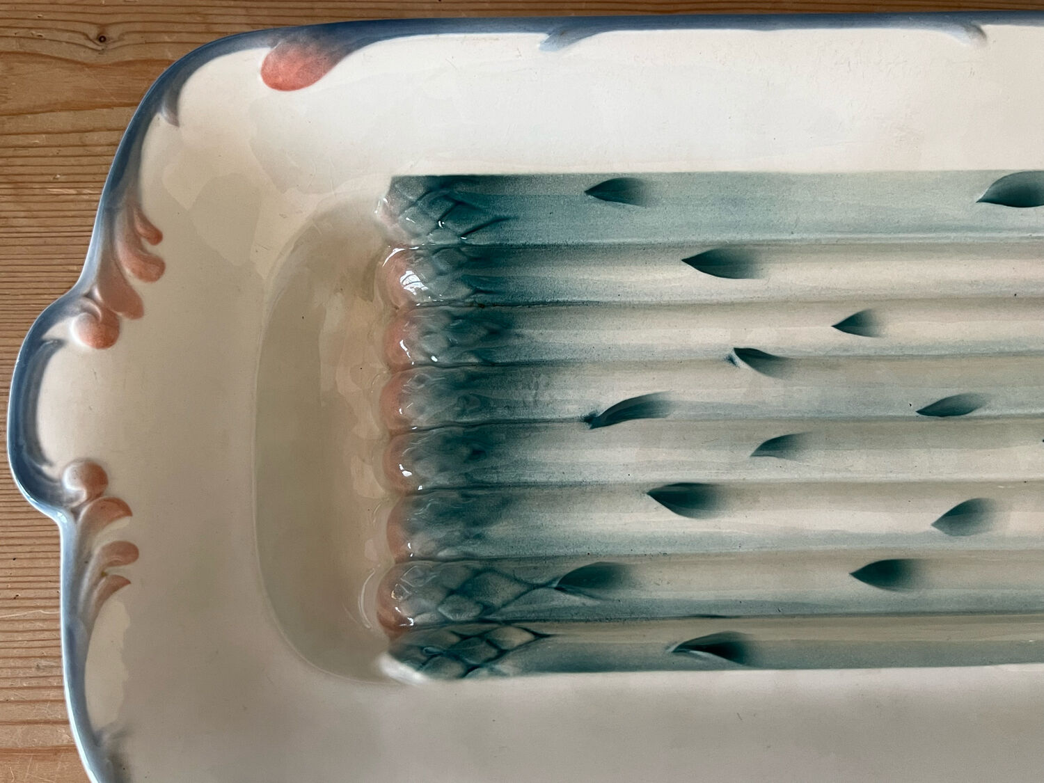 Faience asparagus dish - Digoin