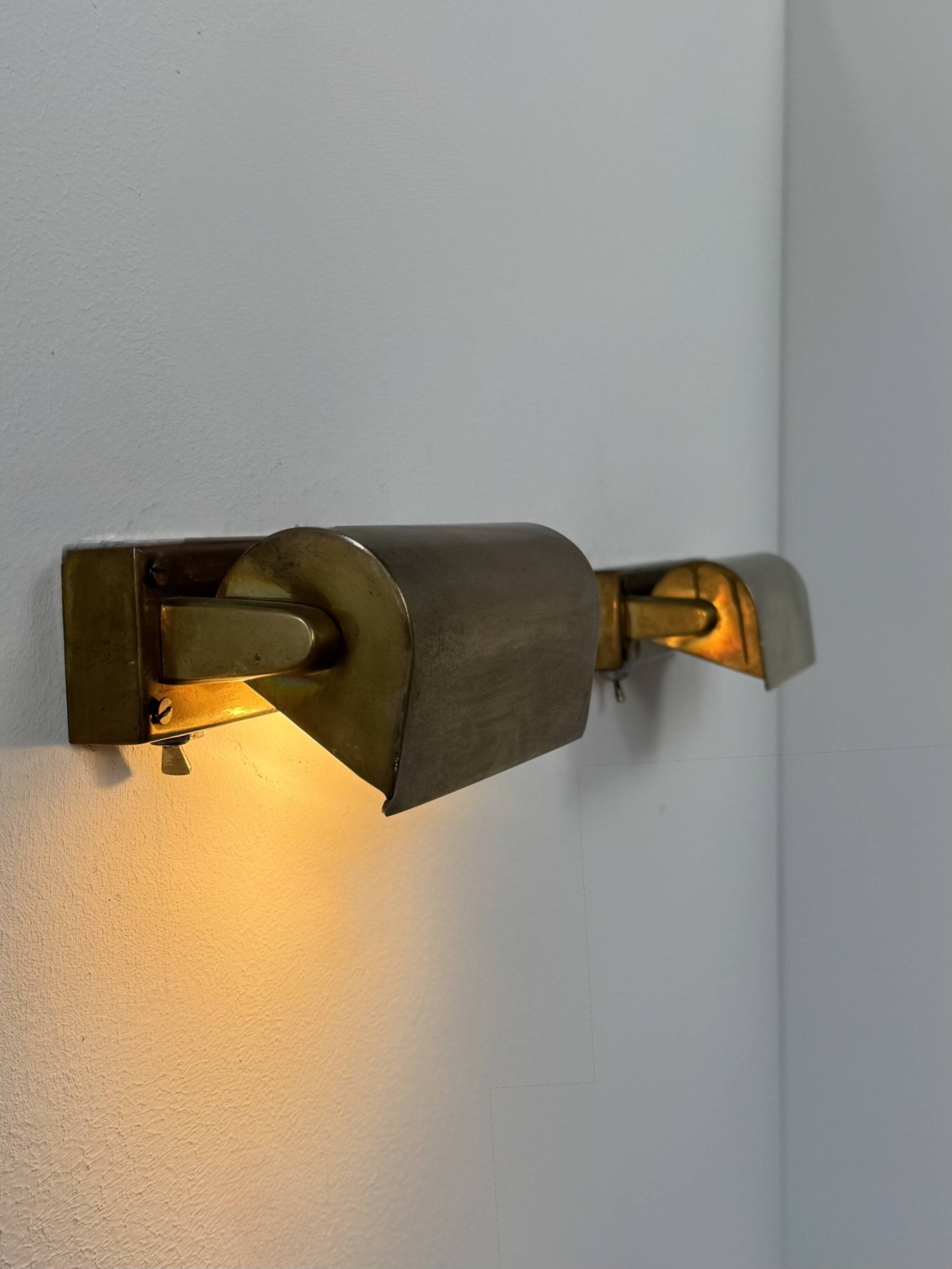 Paire d'appliques vintage moderniste laiton patiné, France, 1960