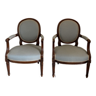 Lot de deux fauteuils style Louis XVI restaurés