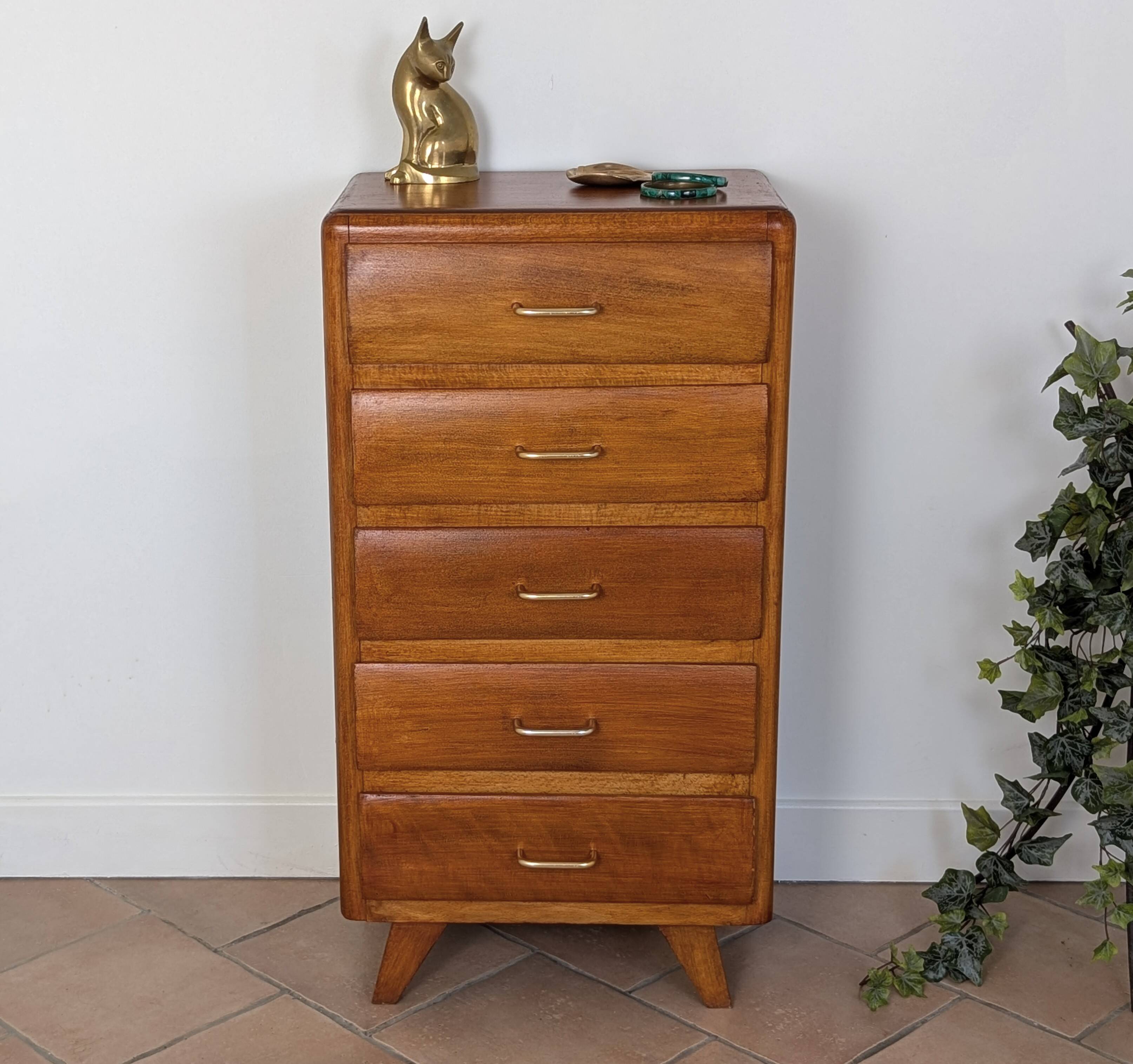 Vintage chest of drawers