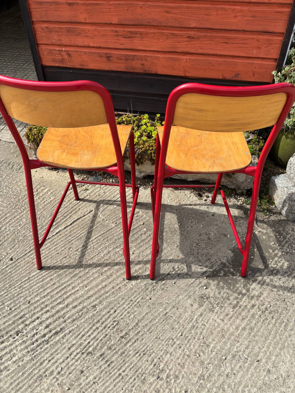 2 chaises hautes industrielles, années 80