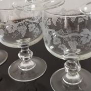 Set of 6 glasses on feet with water decoration grape and vine shoot