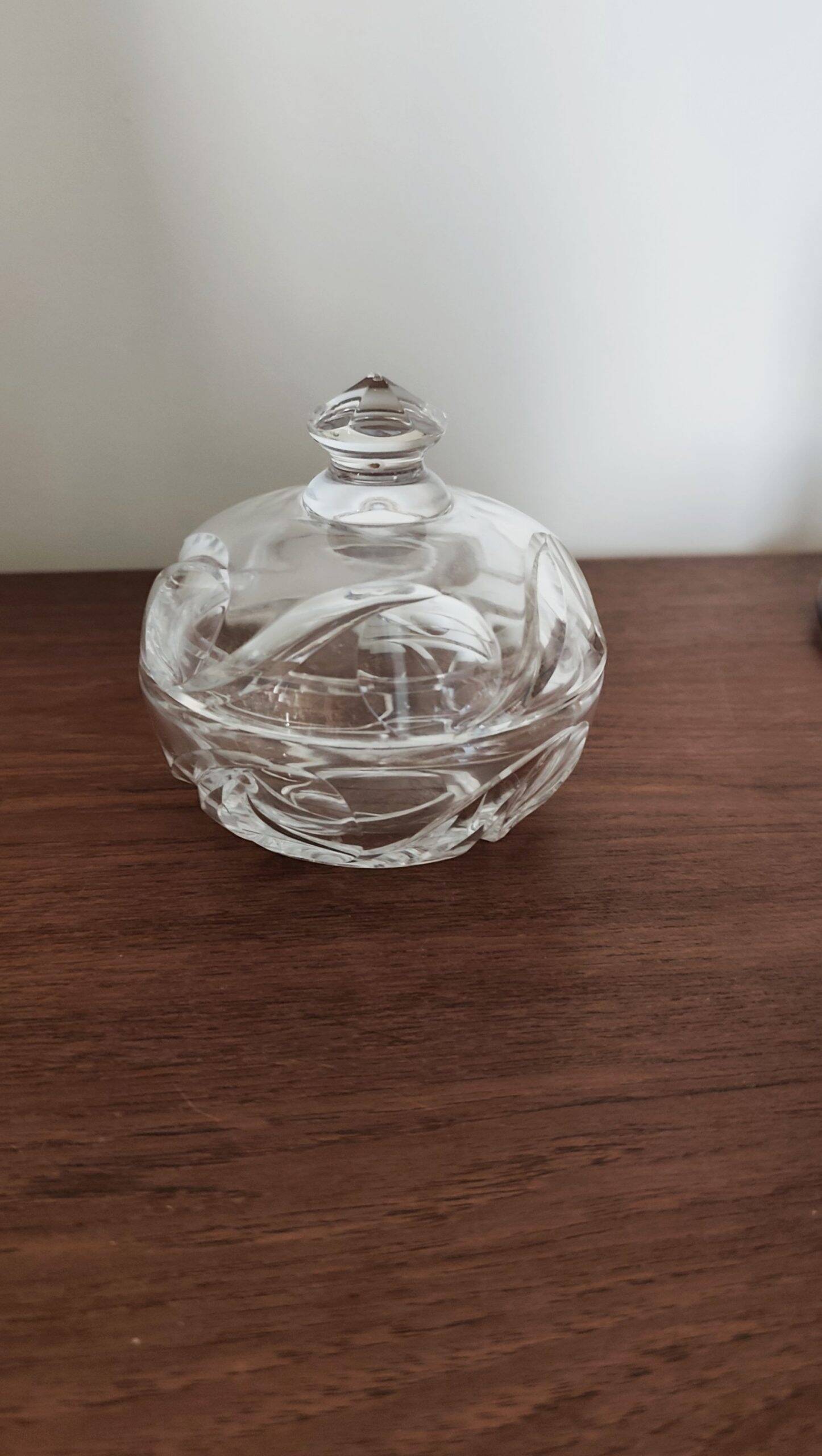 Pretty little candy dish/crystal box