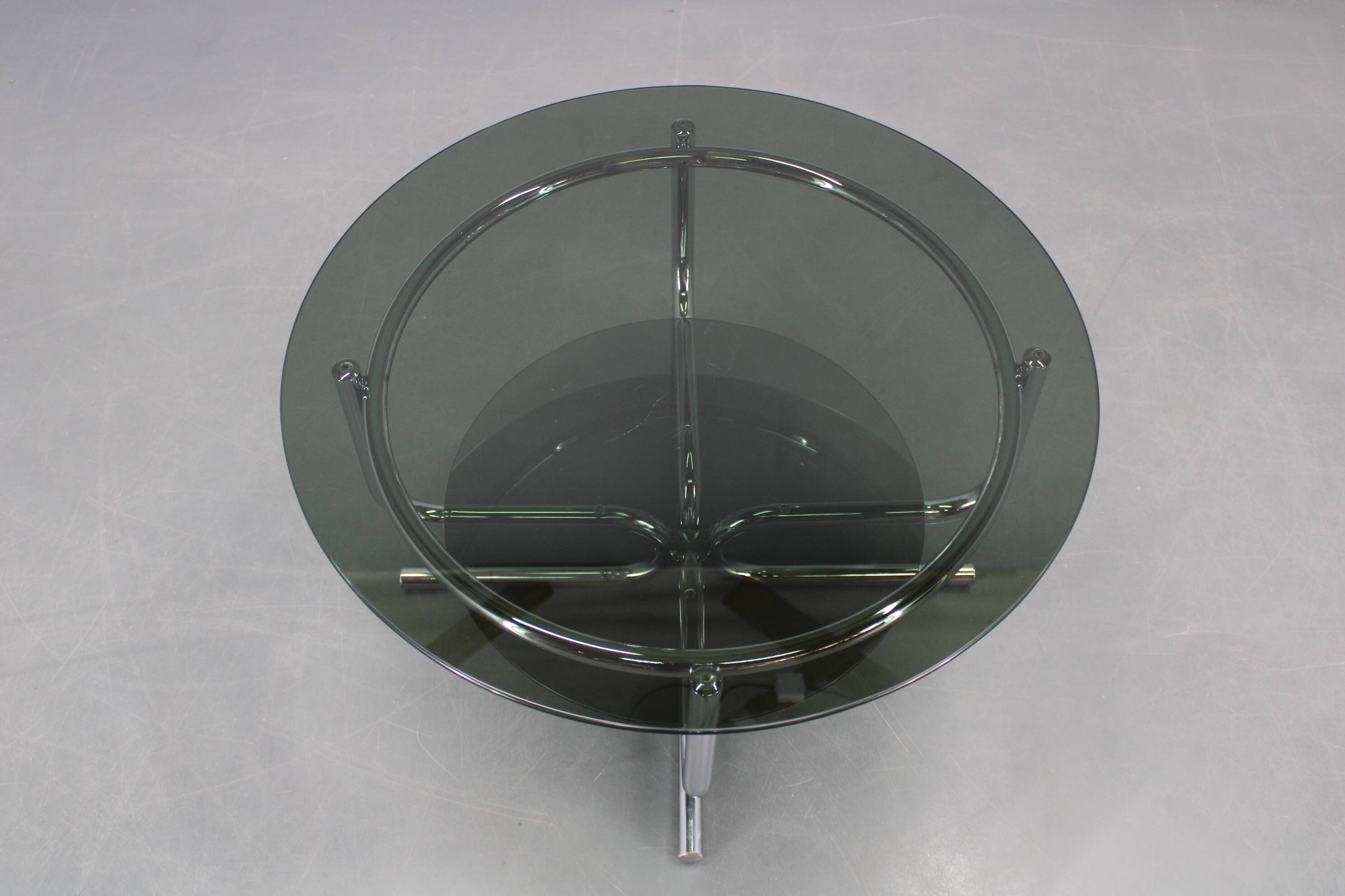 1970s Italian chrome tubular coffee table with smoked glass, round