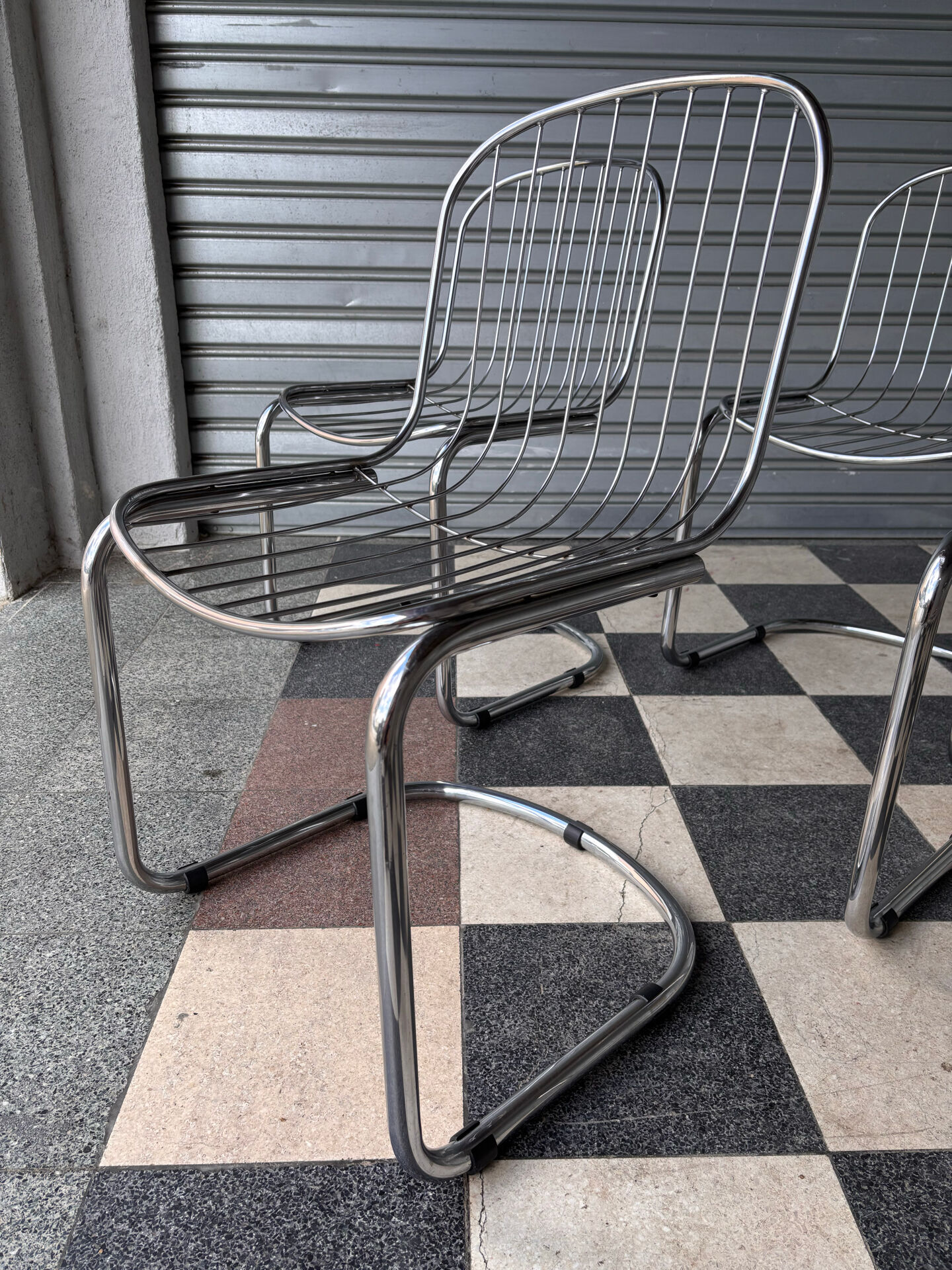 Chaises italiennes seventies