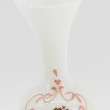 Vase en opaline blanc fleurs