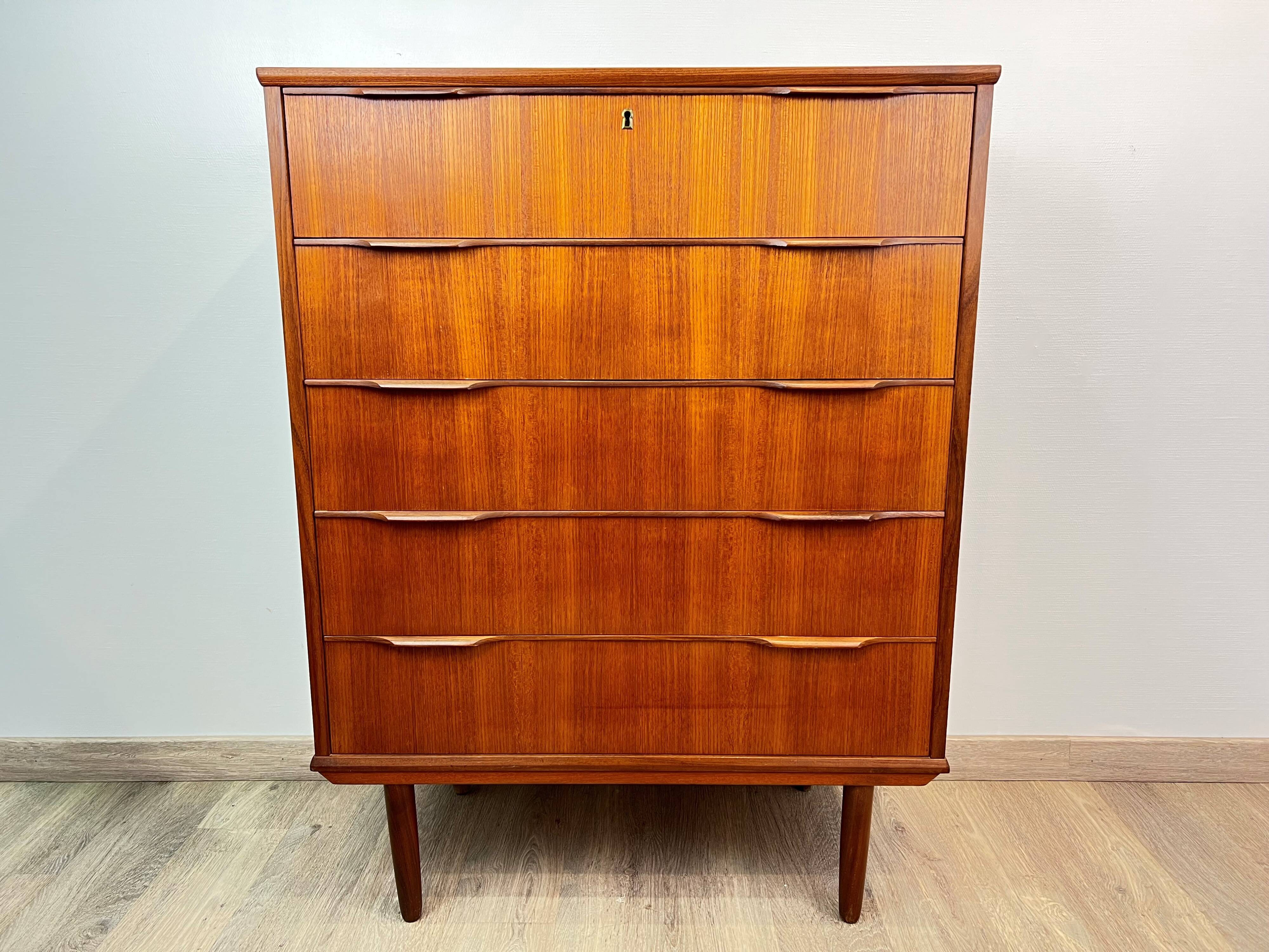 Scandinavian teak chest of drawers (from Denmark)