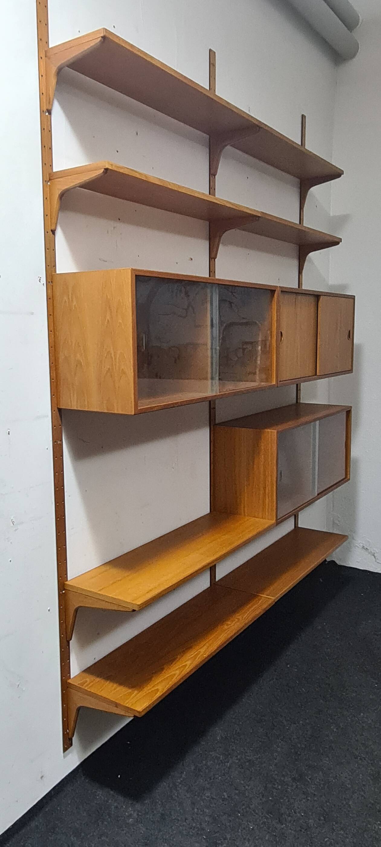 Danish wall shelf HG mobel