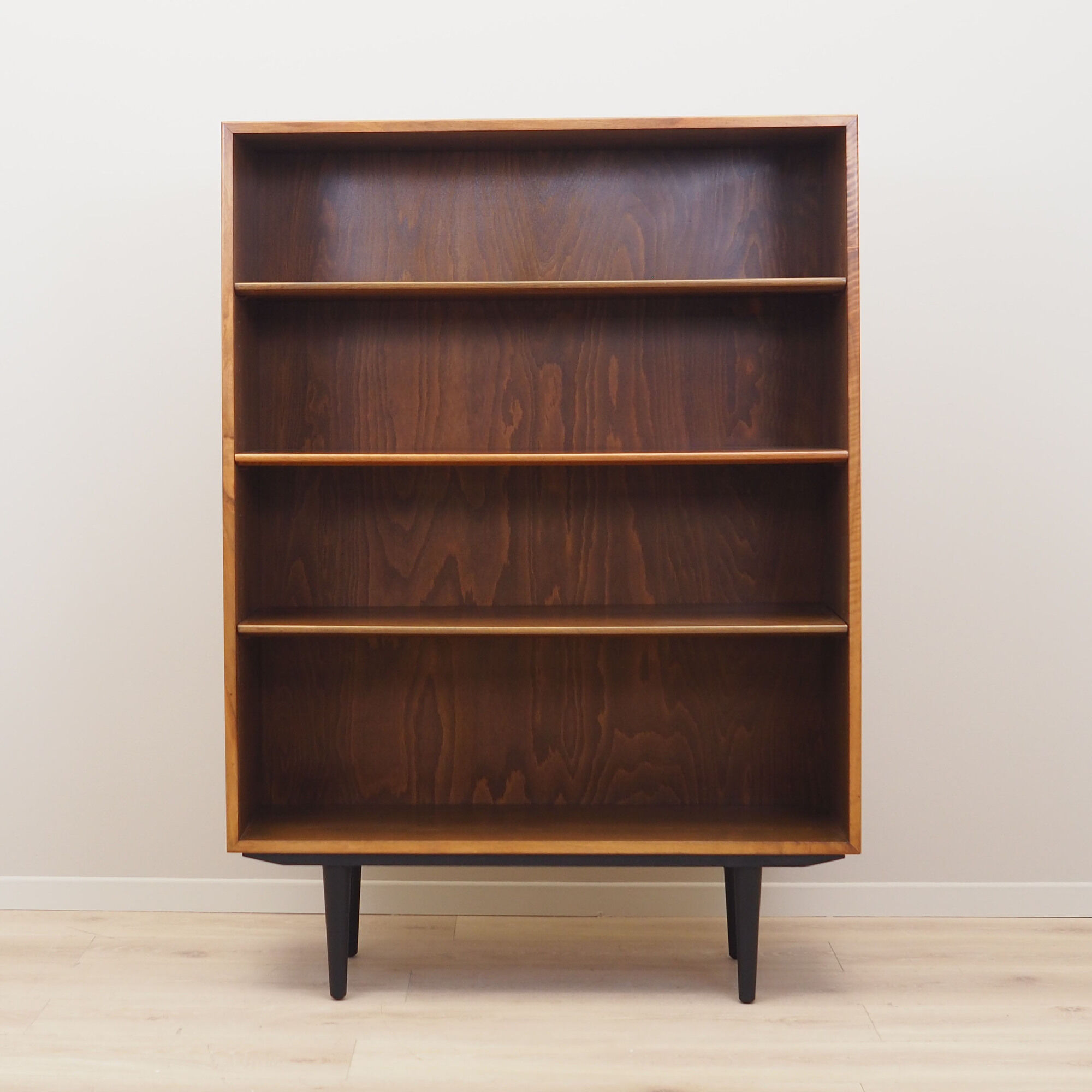 Walnut bookcase, Danish design, 1960s, designer: Børge Mogensen