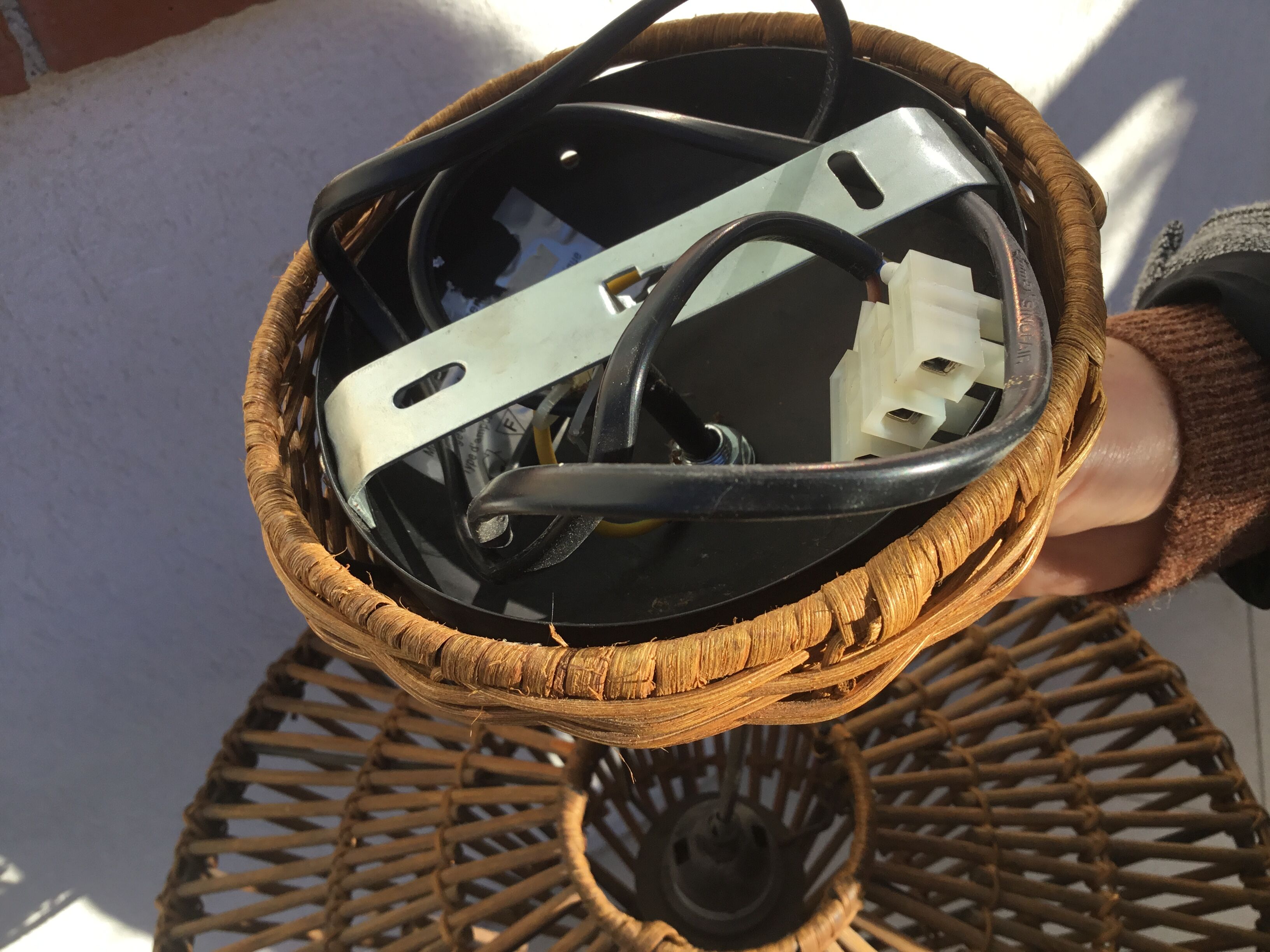 Vintage rattan suspension