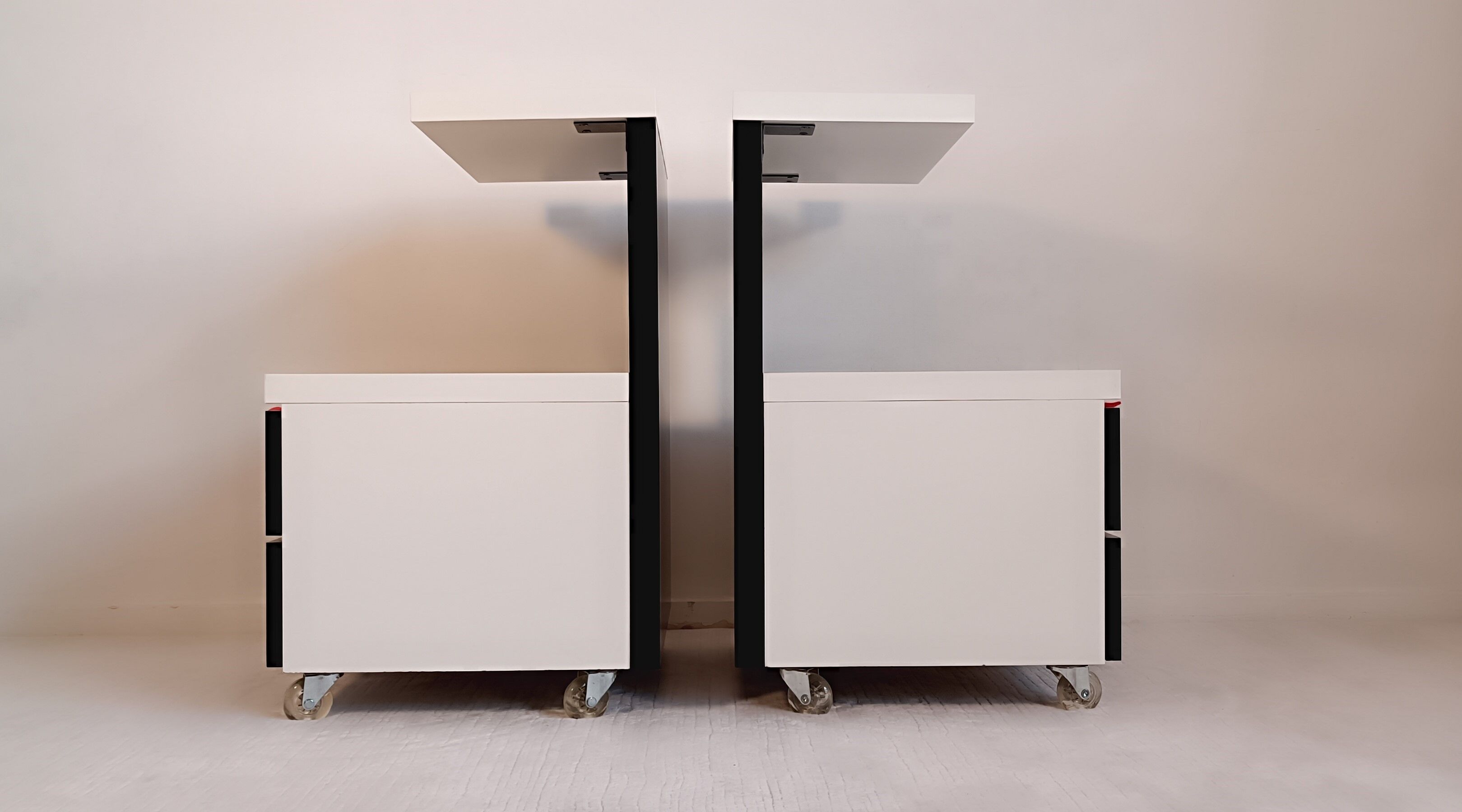 Tables de chevet postmodernes ikea noir et blanc 1980’s en tbeg