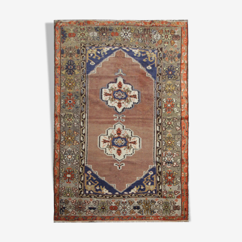 Handwoven vintage turkish wool rug- 128x187cm