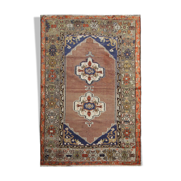 Handwoven vintage turkish wool rug- 128x187cm