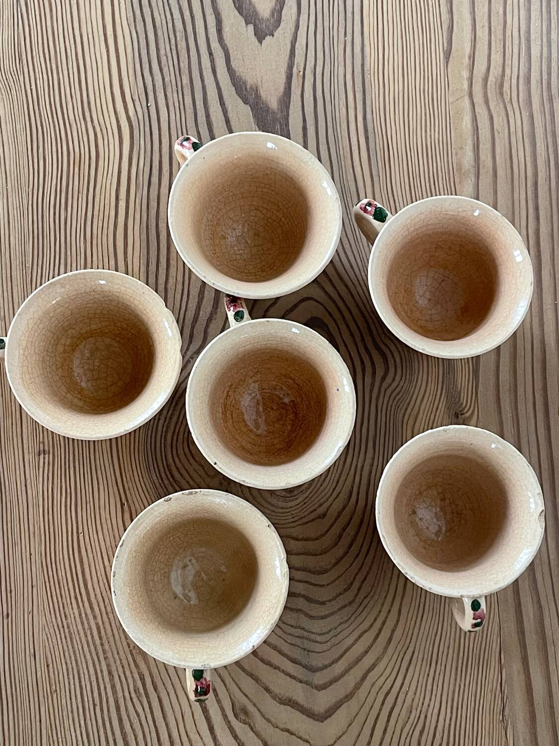 Flowery cups
