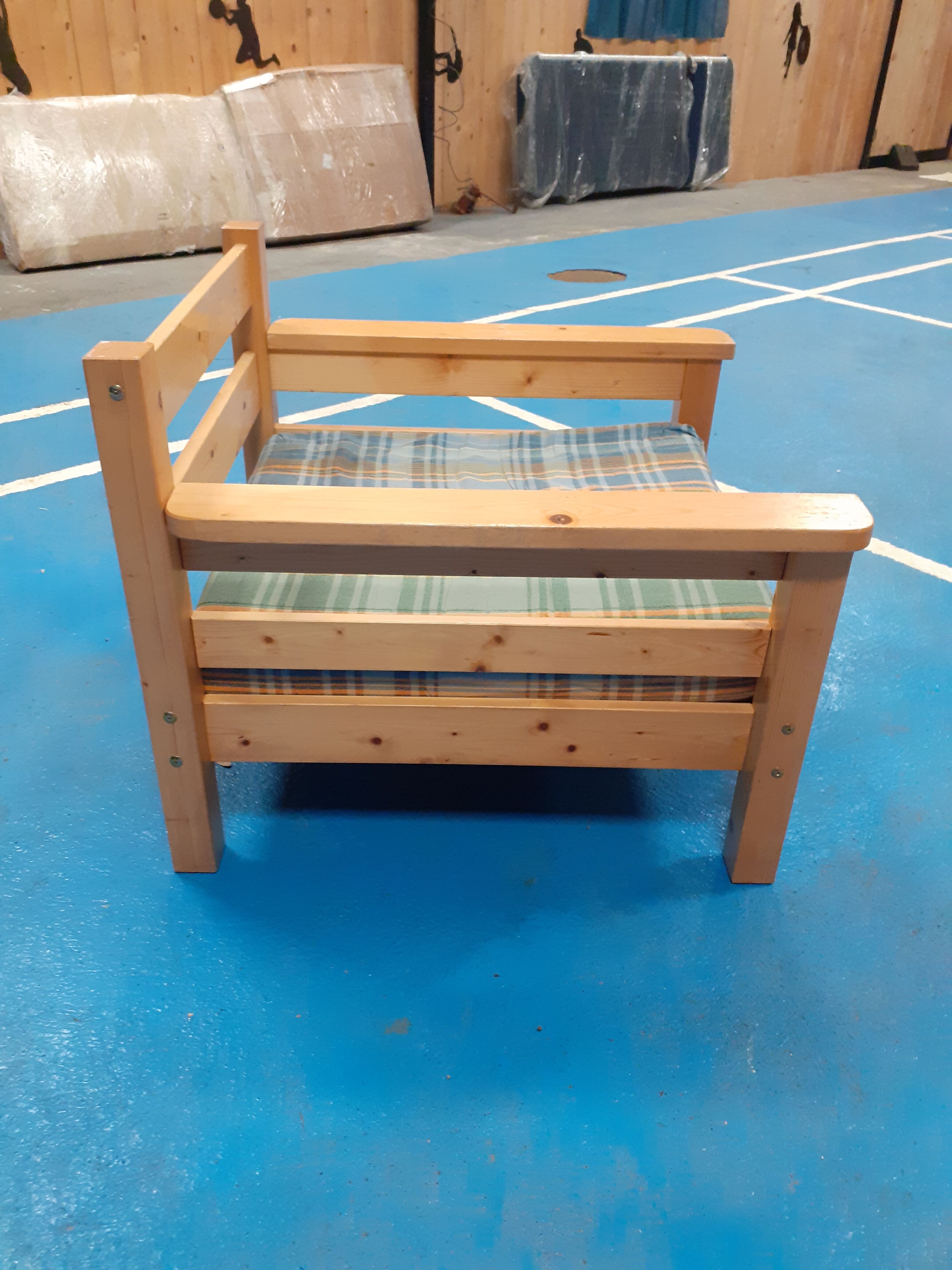 Pine easy chair