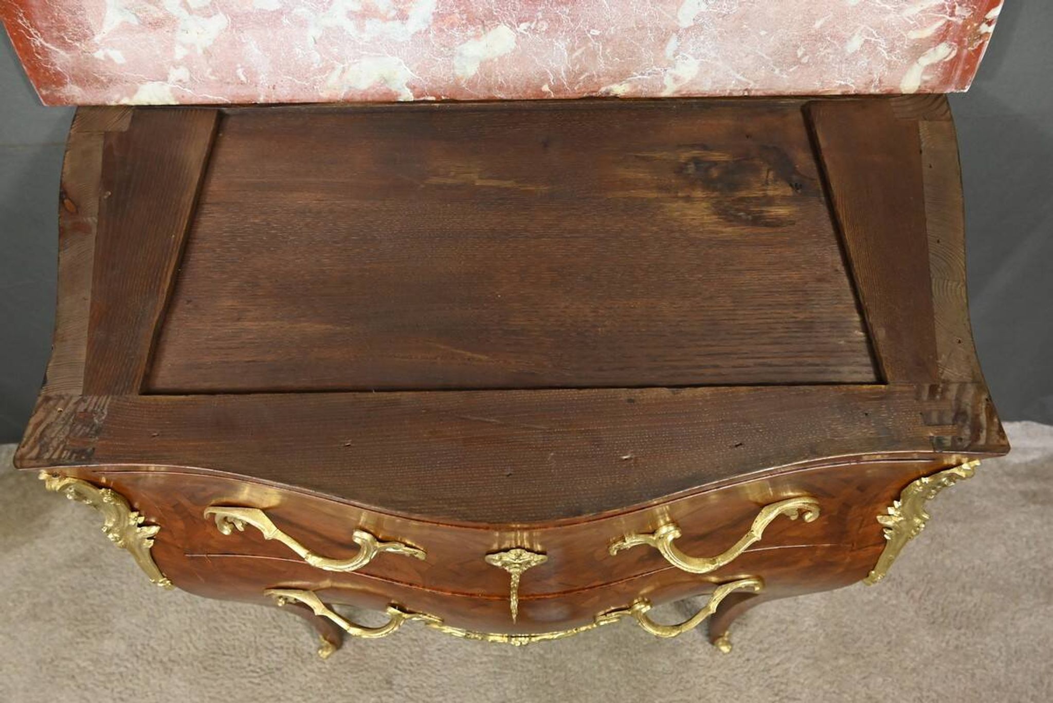 Commode en Acajou, style Louis XV – 1ère Partie XXe