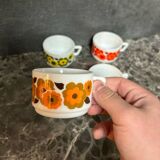 Arcopal coffee cup lotus flower pops 70s