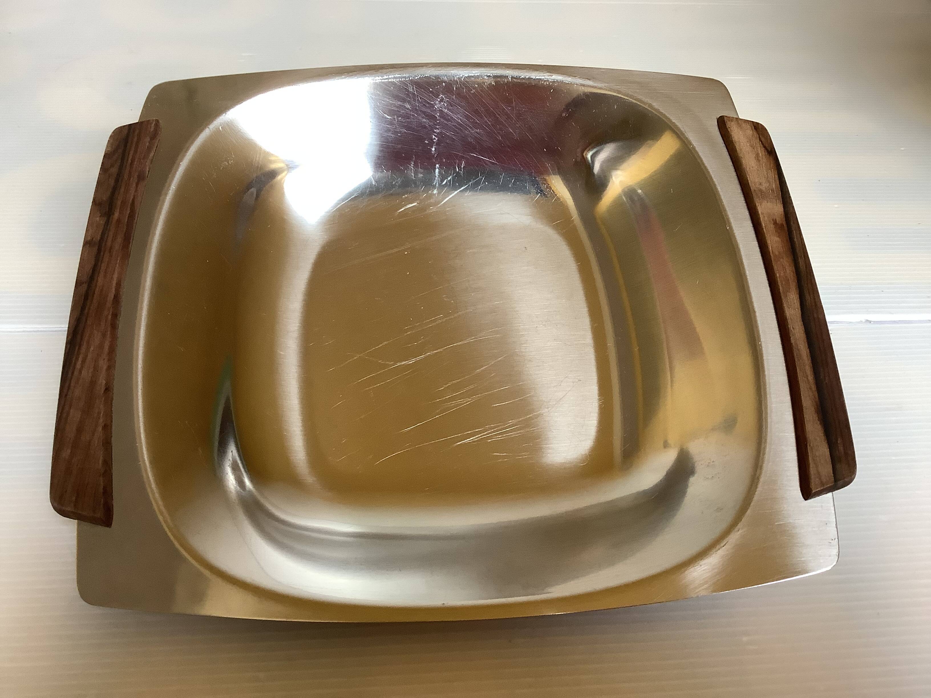 Plat carré métal et bois style scandinave