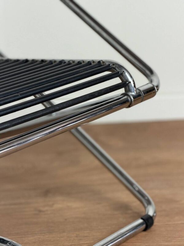Fauteuil basculant attribué à Ron Arad – Italie, années 1980