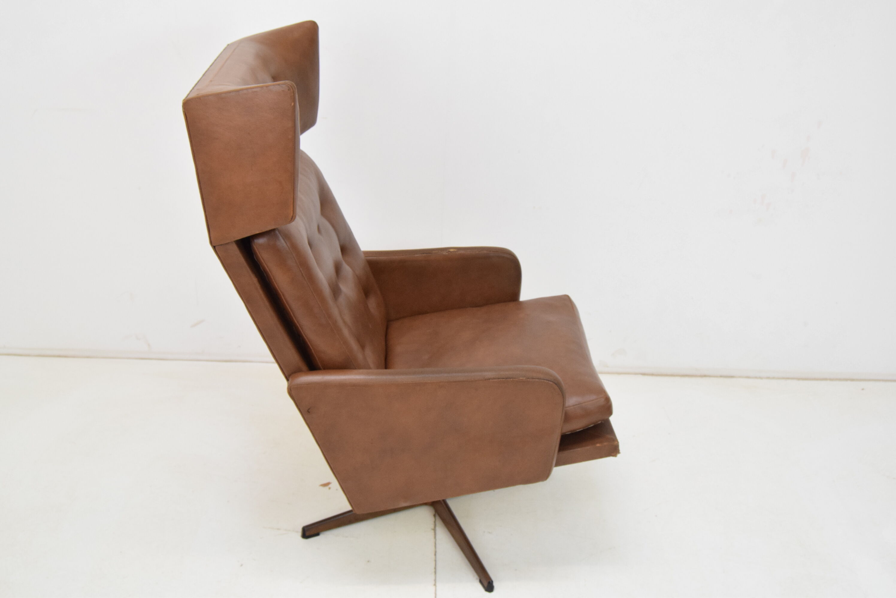 Mid-century leatherette rotatable armchair,1960's.