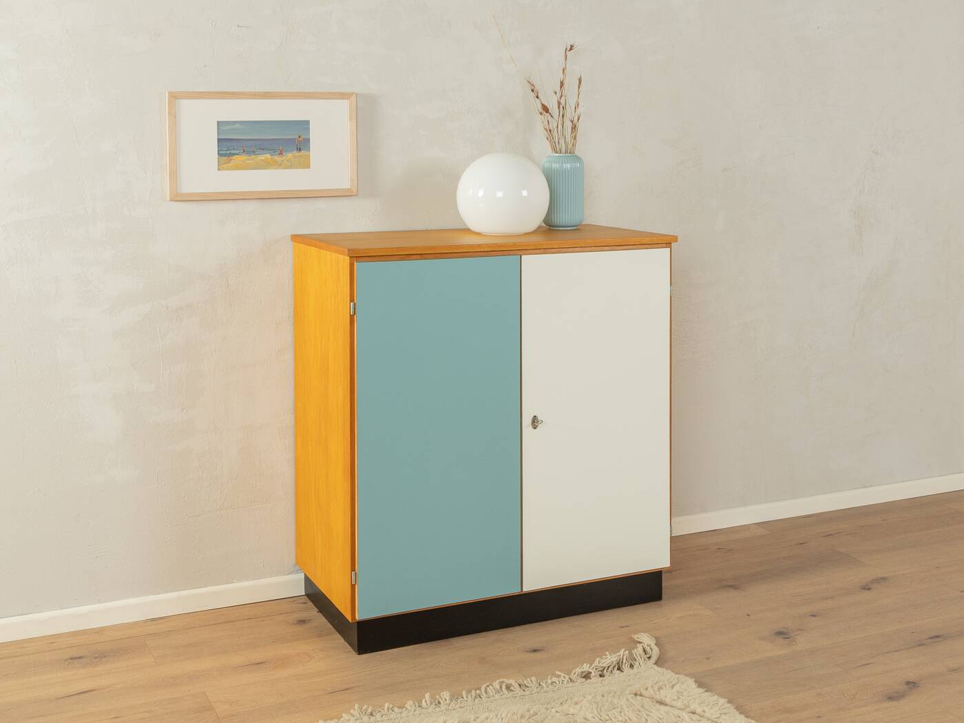 1960s Dresser