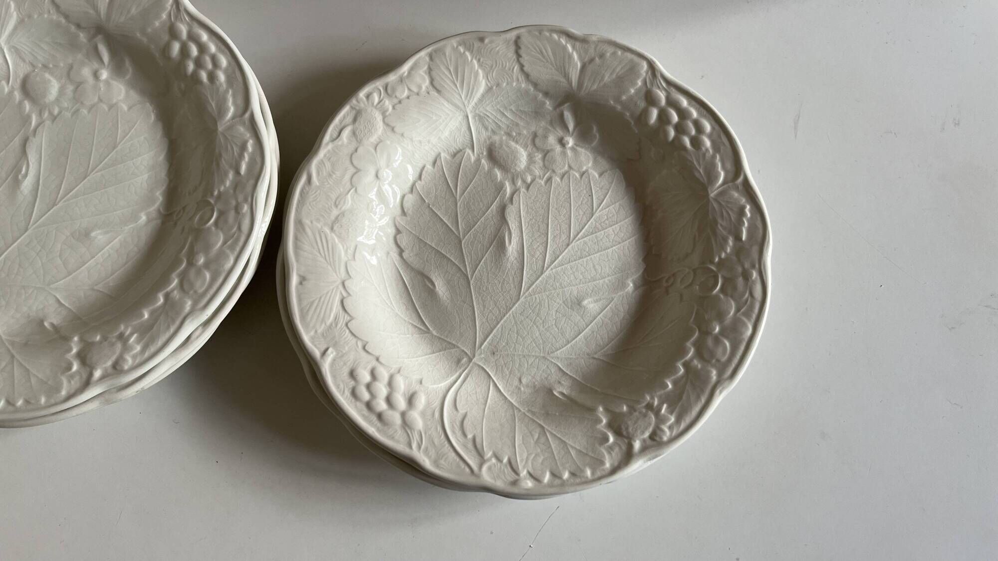Set of 5 English earthenware plates by Burleigh Davenport with raised leaf design.