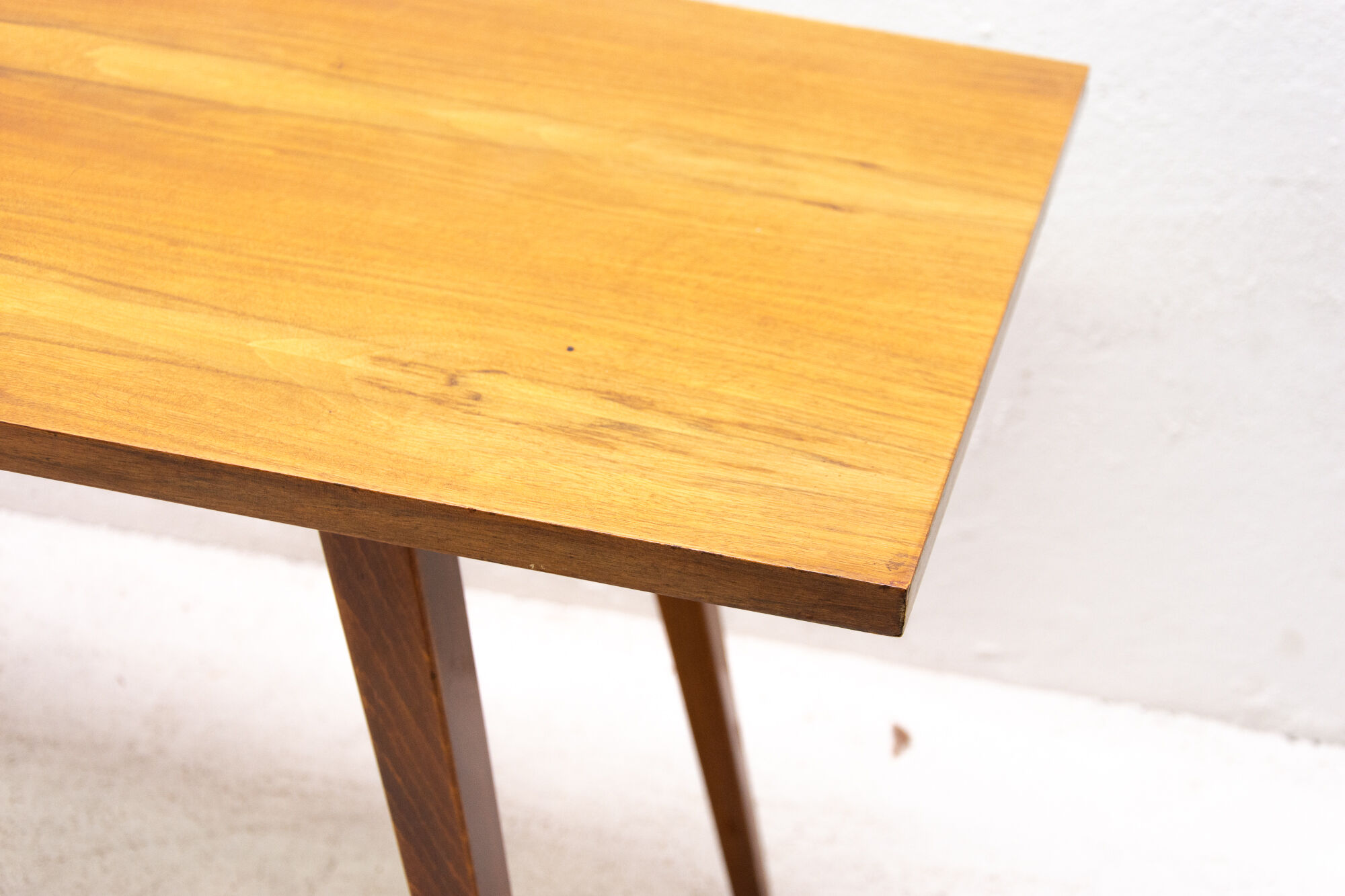 Table basse de František Jirák pour Tatra nábytok, 1960