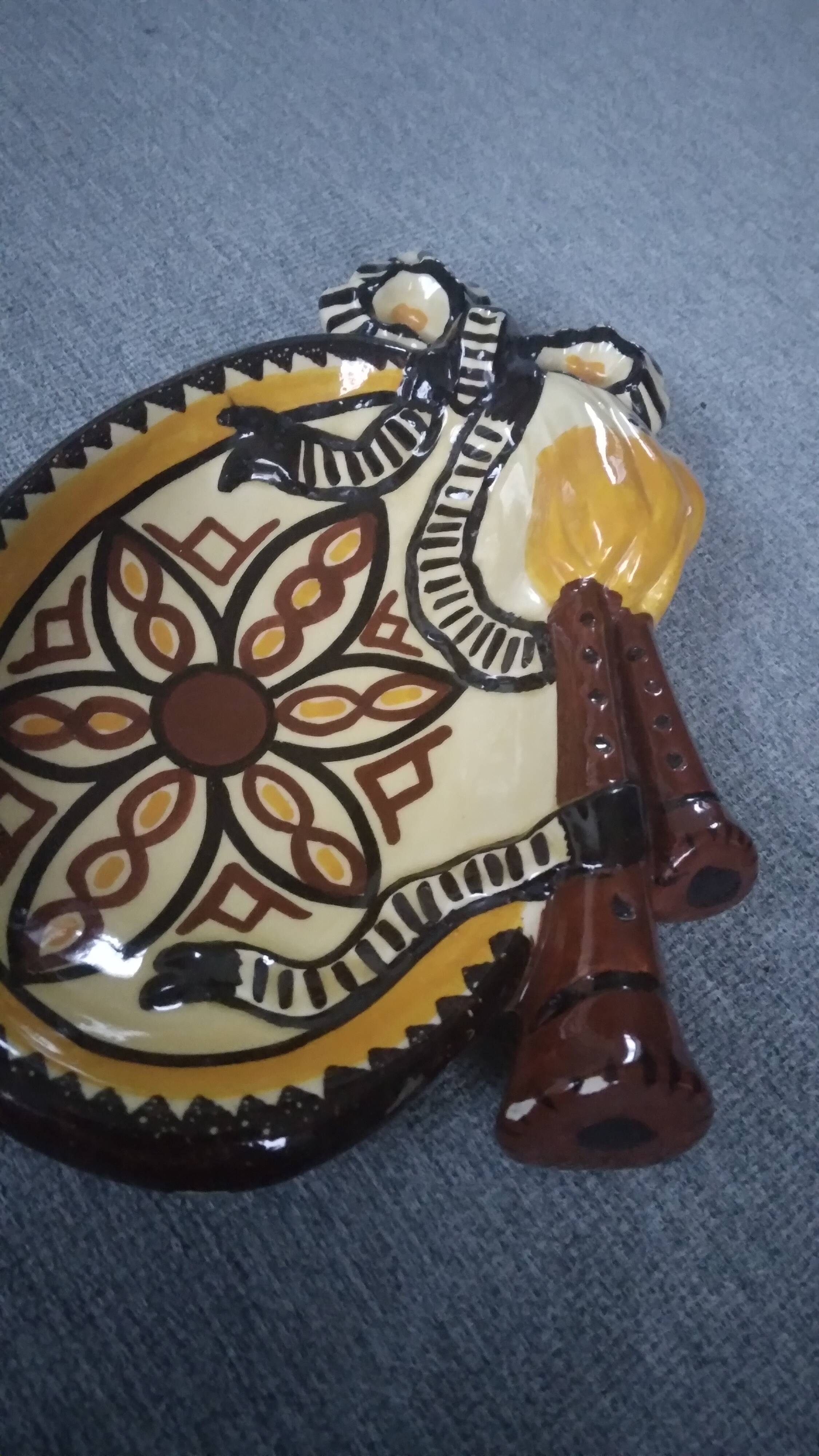 Butter dish in the shape of a biniou henriot quimper