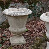 Pair of Medici vases in reconstituted stone