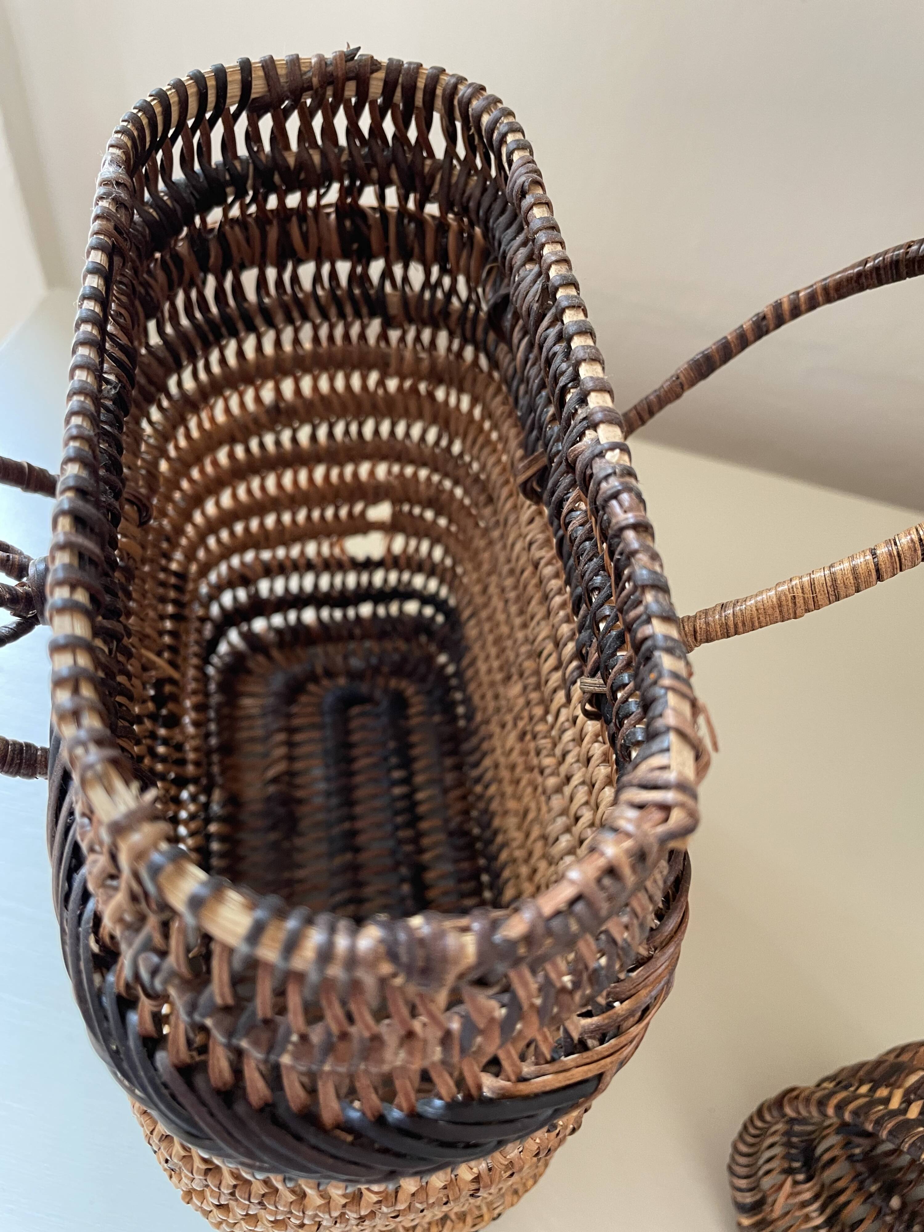 Asian rattan basket with lid 23×18 cm