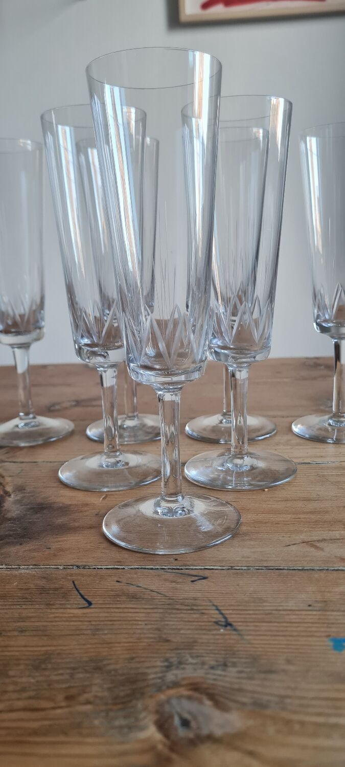Chiseled crystal champagne flutes