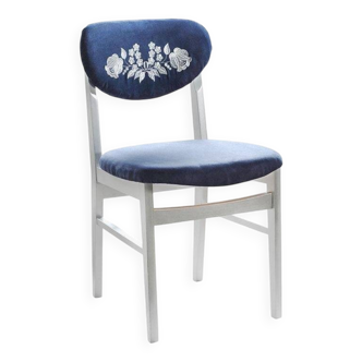 Vintage blue fabric chair with a painted wooden frame and embroidered Kalocsa pattern backrest (1950s)