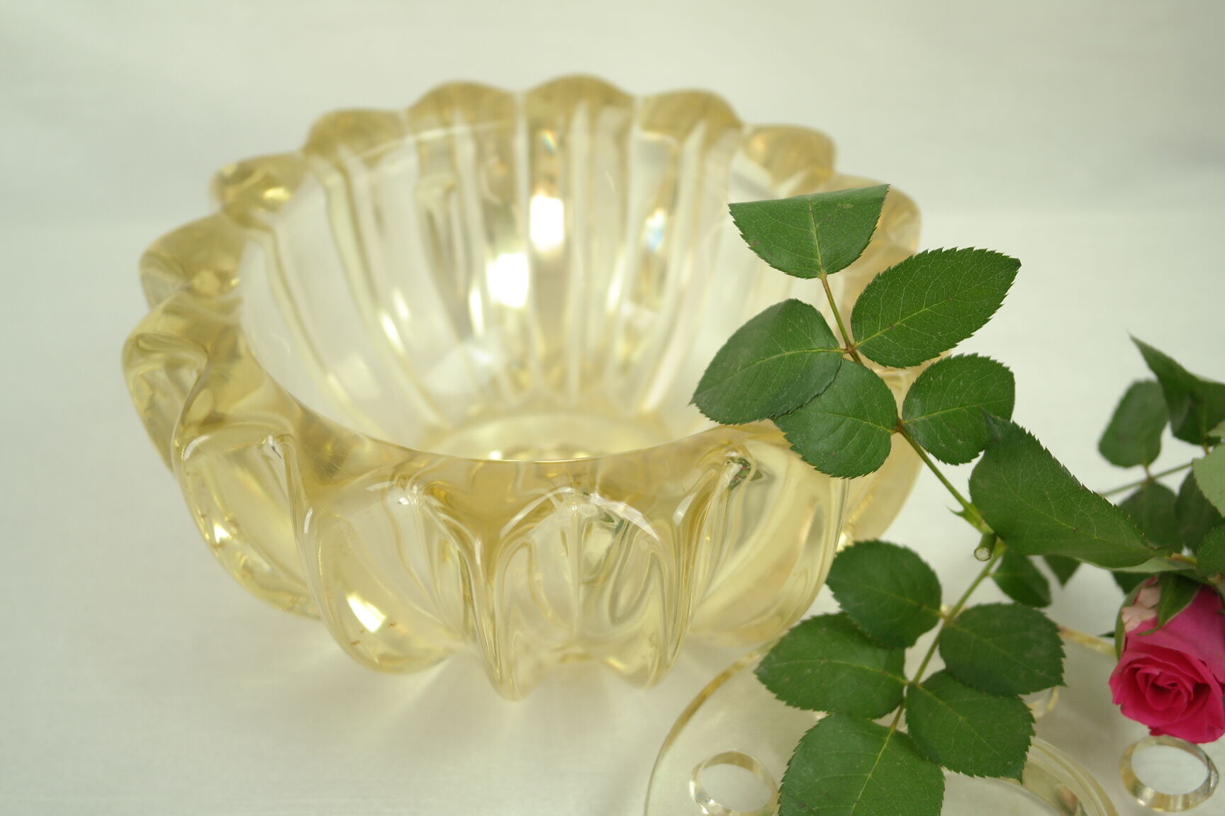 Pique flowers Art Deco P. d'Avesn yellow